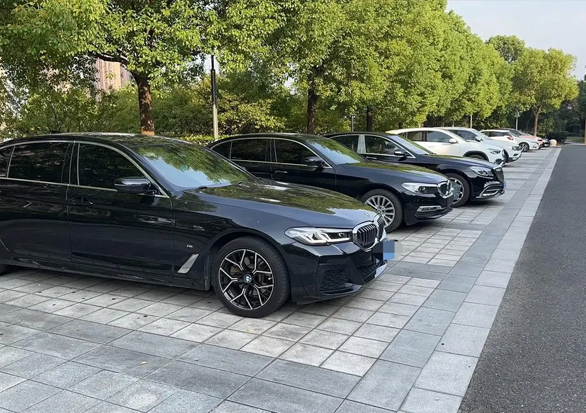 途顺通（北京）旅游客运有限公司